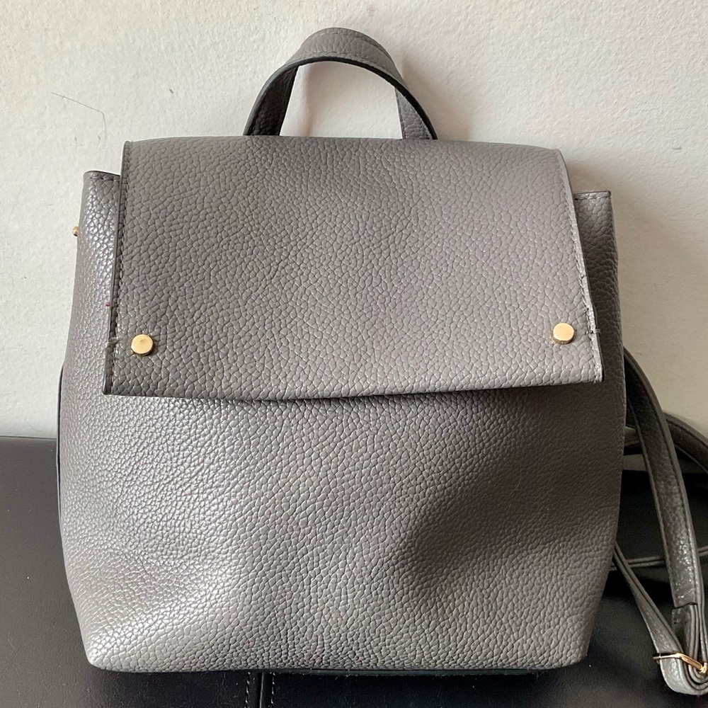 A new day backpack - EUC